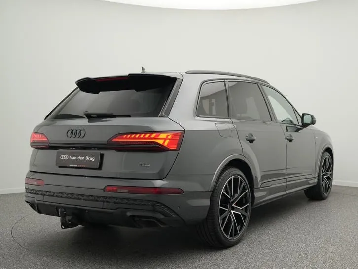 Audi Q7 2025 photo 2