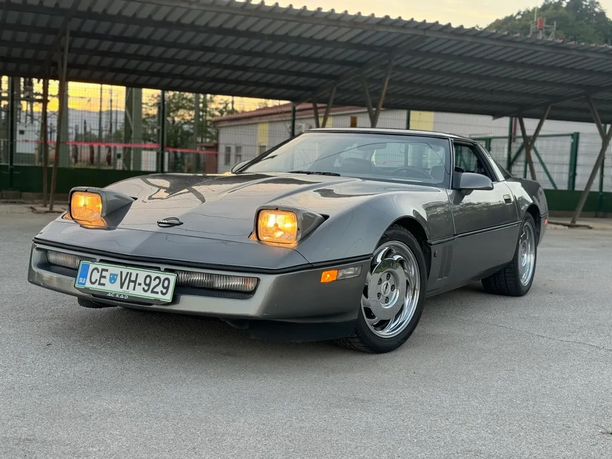 Chevrolet Corvette 1987 photo 3