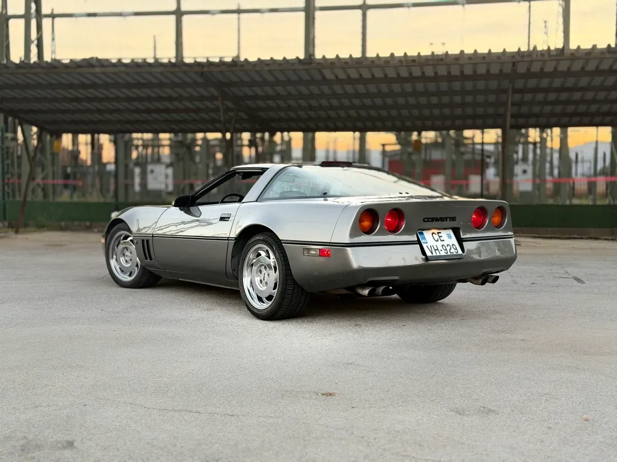 Chevrolet Corvette 1987 photo 2