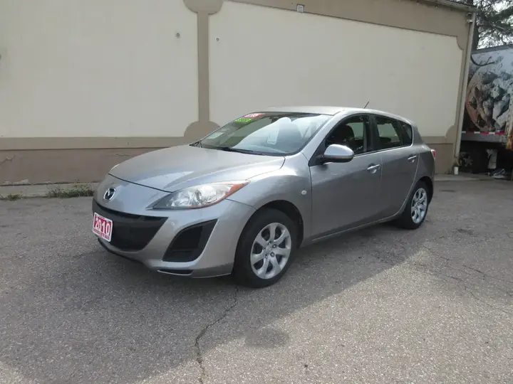 Mazda Mazda3 2010 photo 3