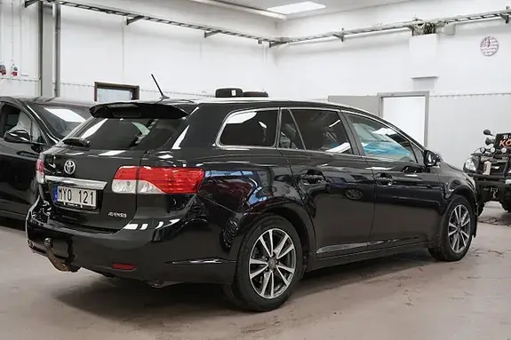 Toyota Avensis 2012 photo 5