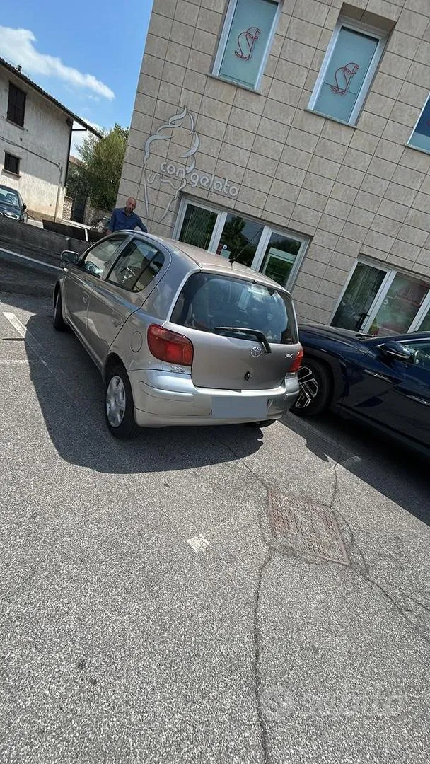 Toyota Yaris 2004 photo 3