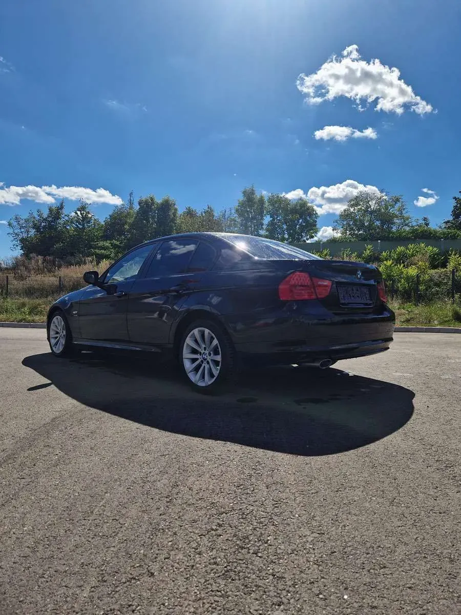 BMW 3 Series 2009 photo 3