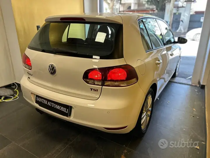Volkswagen Golf 2010 photo 4
