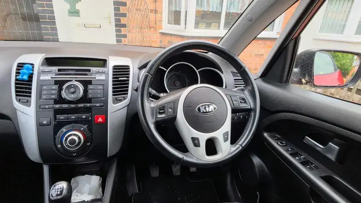 Kia Venga 2014 photo 5