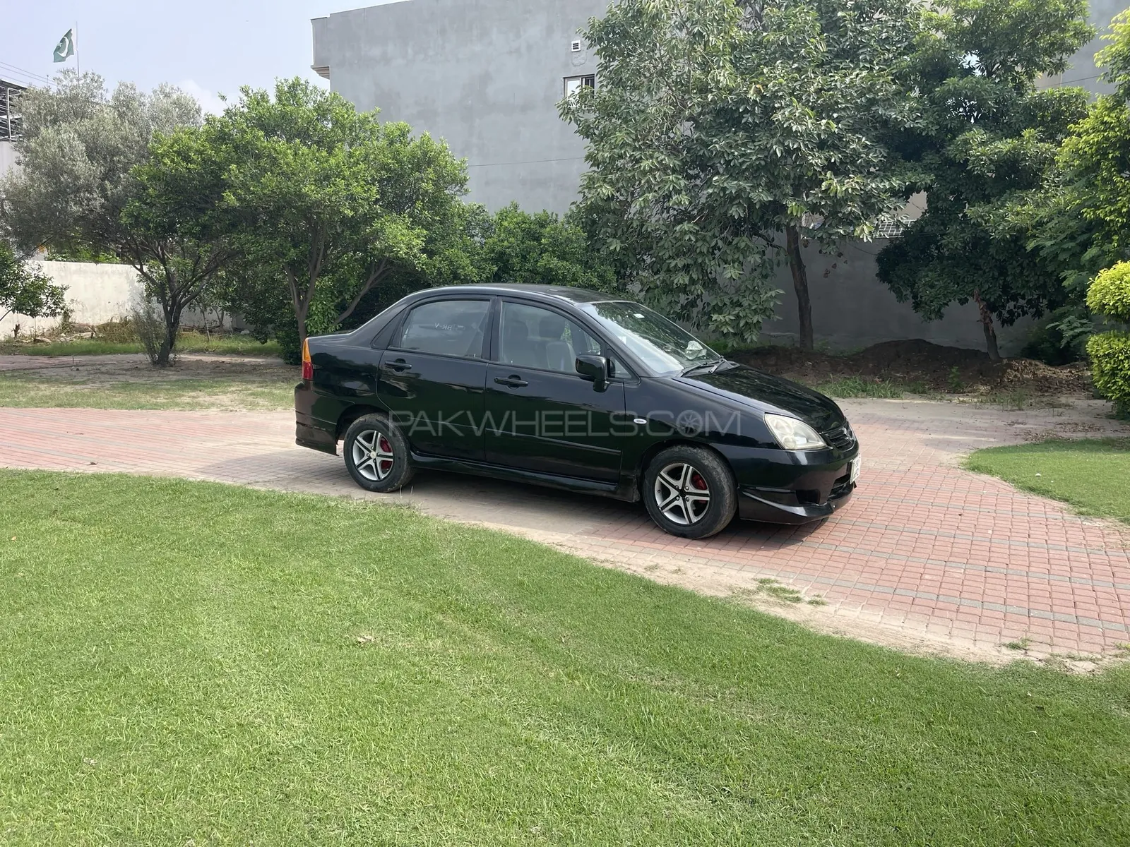 Suzuki Liana