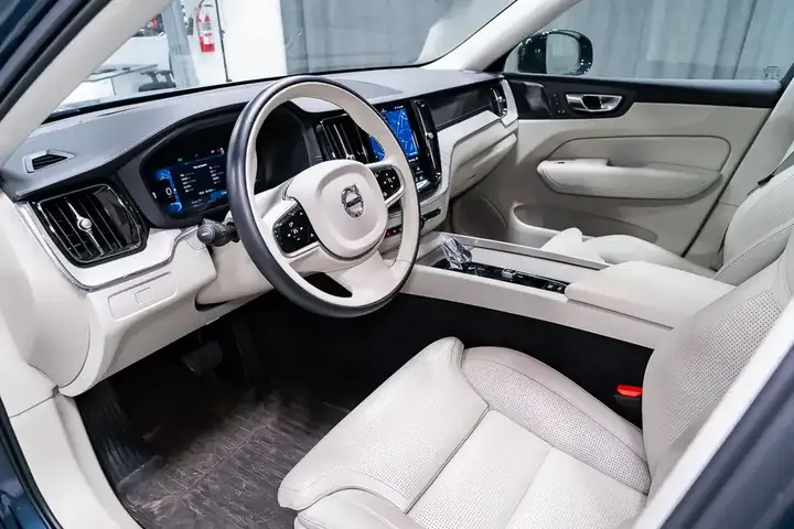 Volvo Xc60 2024 photo 2
