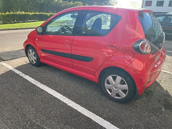 Toyota Aygo 2010 photo 3