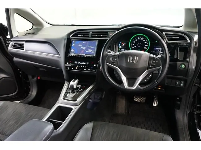Honda Shuttle Hybrid X 2019 photo 2