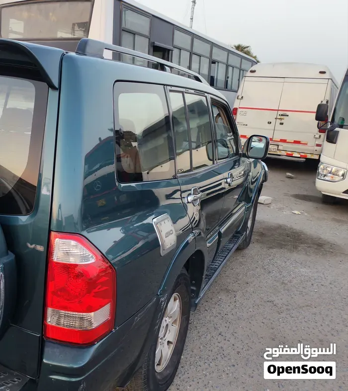 Mitsubishi Pajero 2003 photo 2
