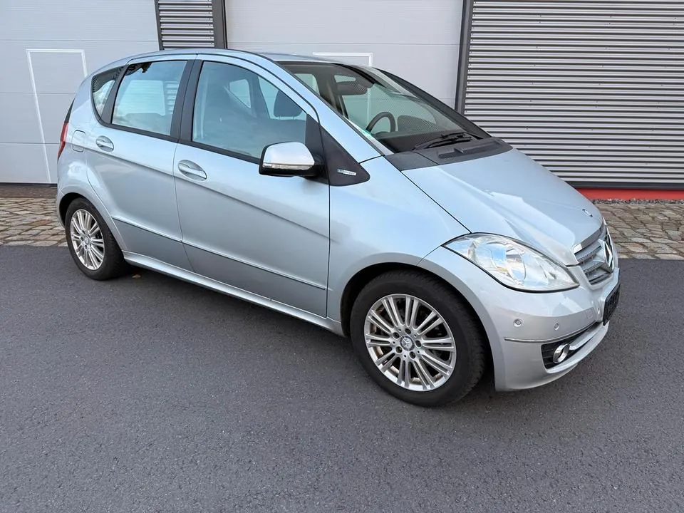 Mercedes-Benz A180