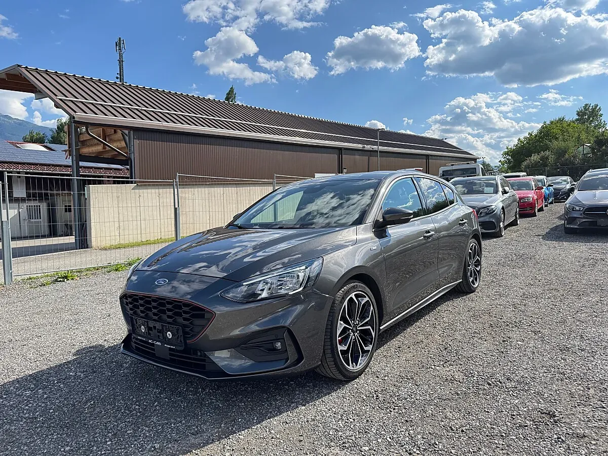 Ford Focus 2022 photo 3