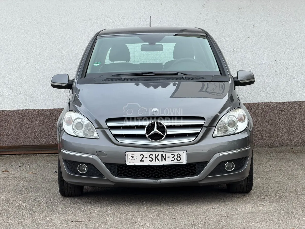 Mercedes-Benz B-Class 2010 photo 2