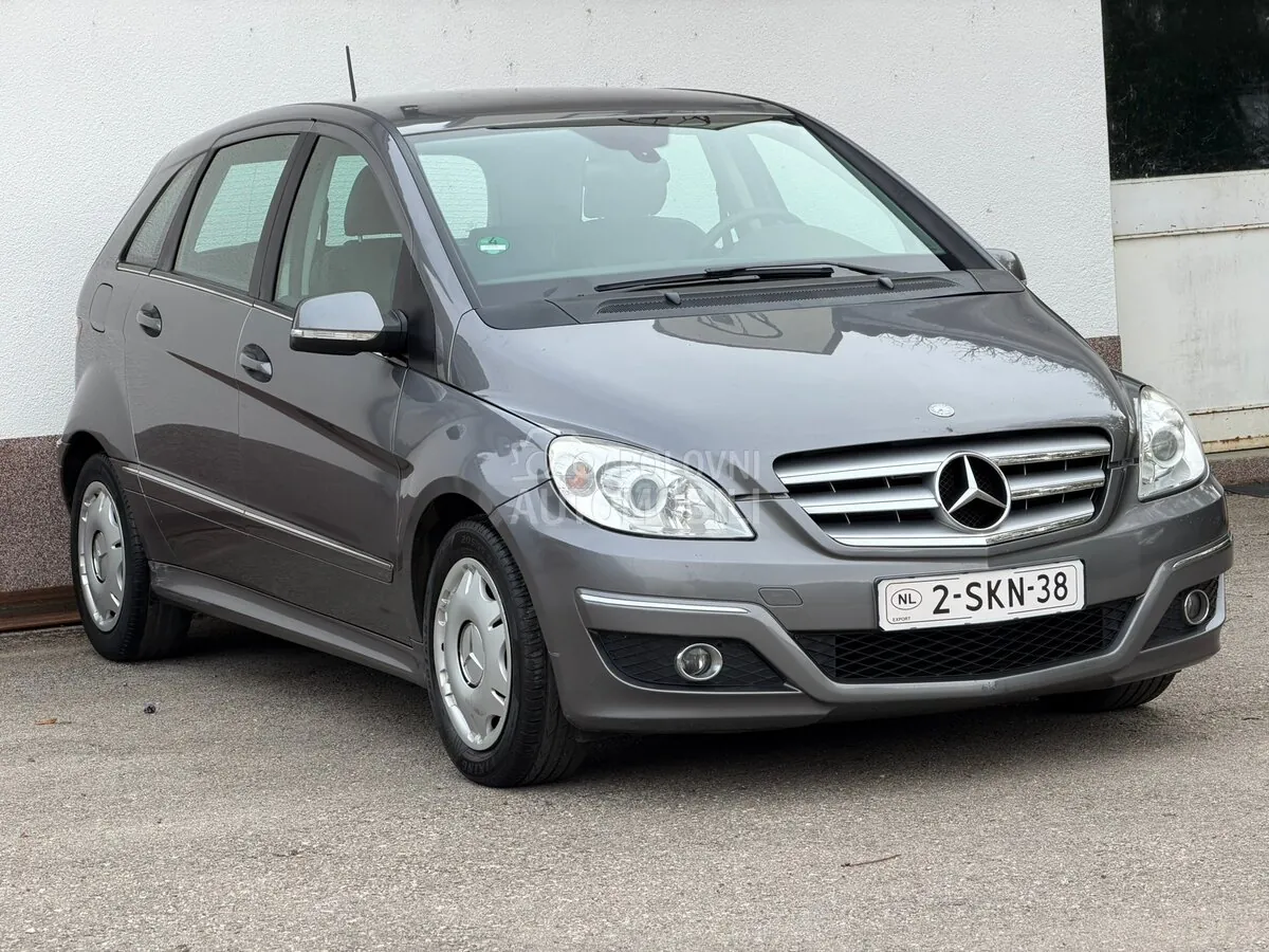 Mercedes-Benz B-Class 2010 photo 3