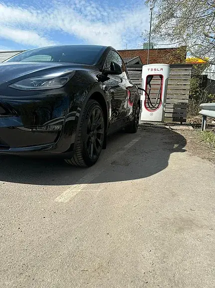 Tesla Model Y 2023 photo 3
