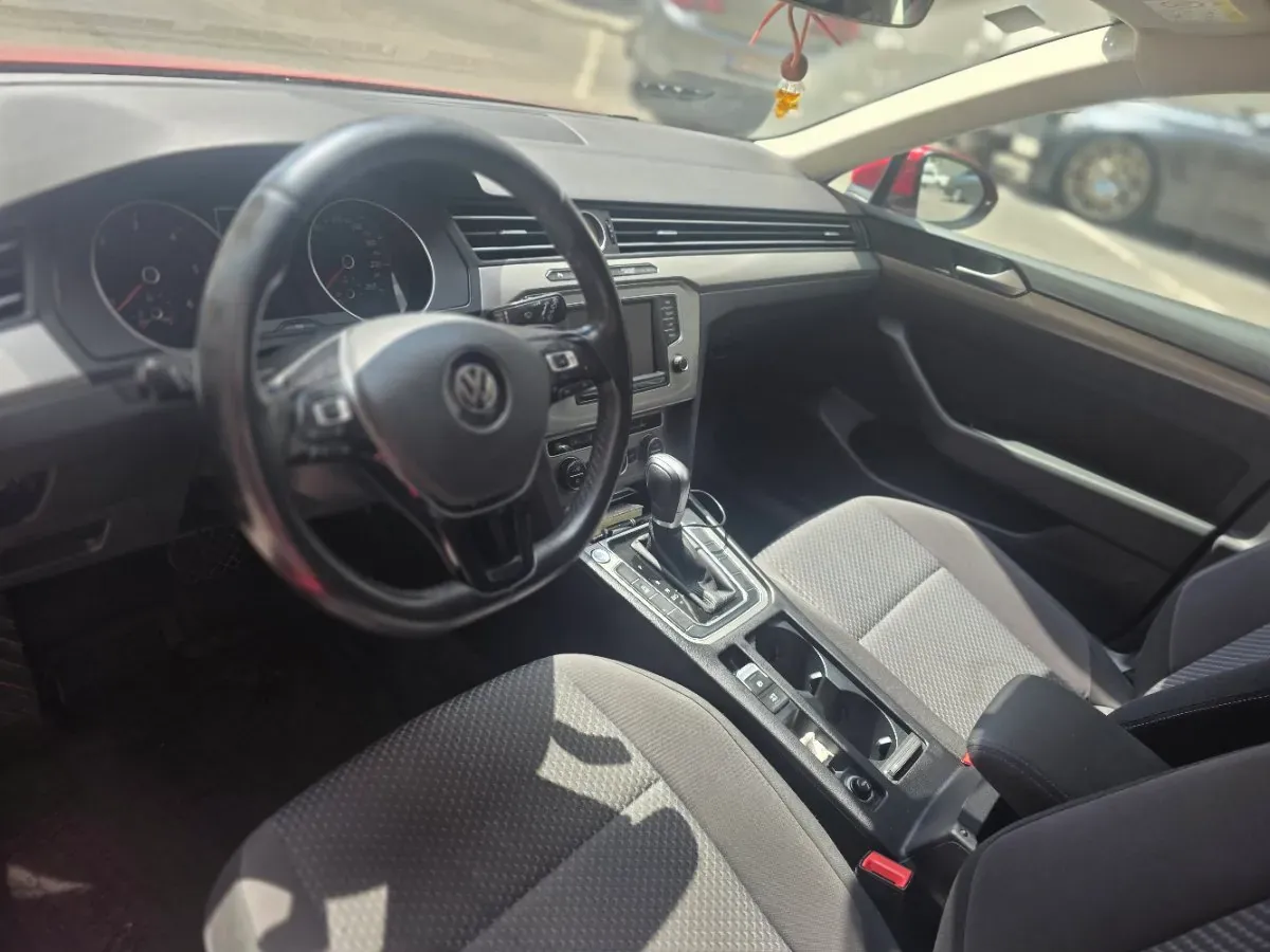 Volkswagen Passat 2015 photo 2