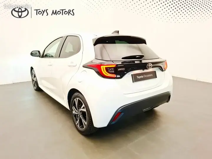 Toyota Yaris 2025 photo 3