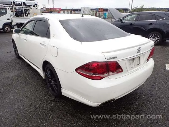 Toyota Crown 2008 photo 3