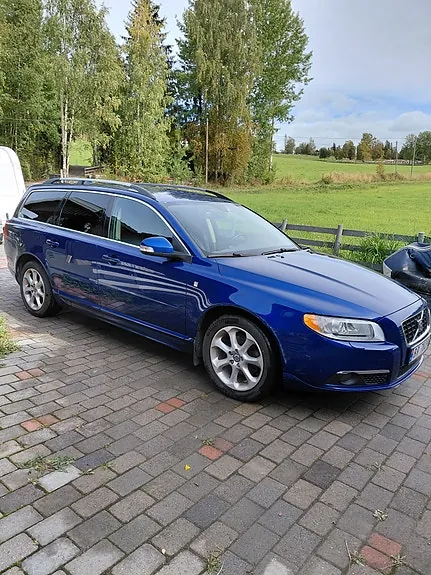 Volvo V70 2009 photo 2