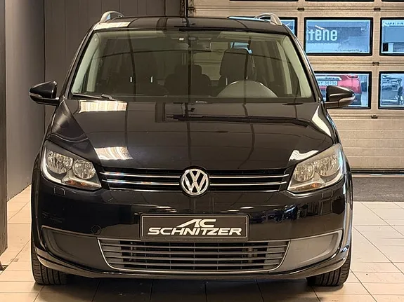 Volkswagen Touran 2011 photo 5