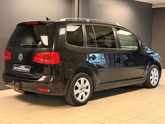 Volkswagen Touran 2011 photo 2