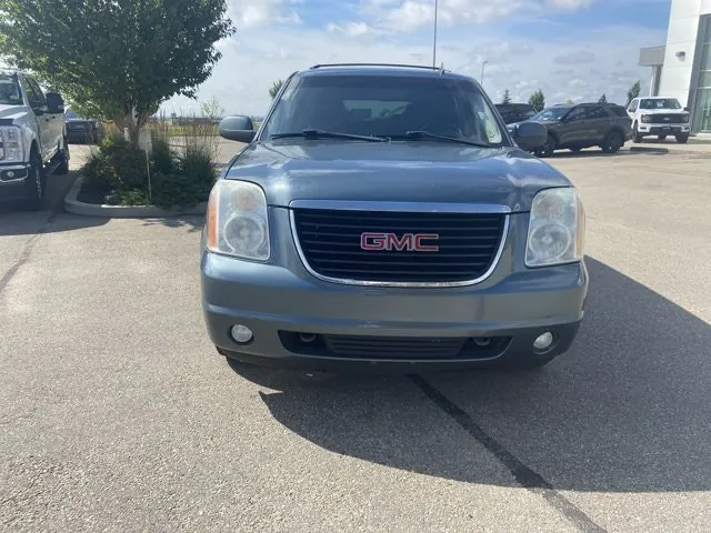 GMC Yukon 2010 photo 2