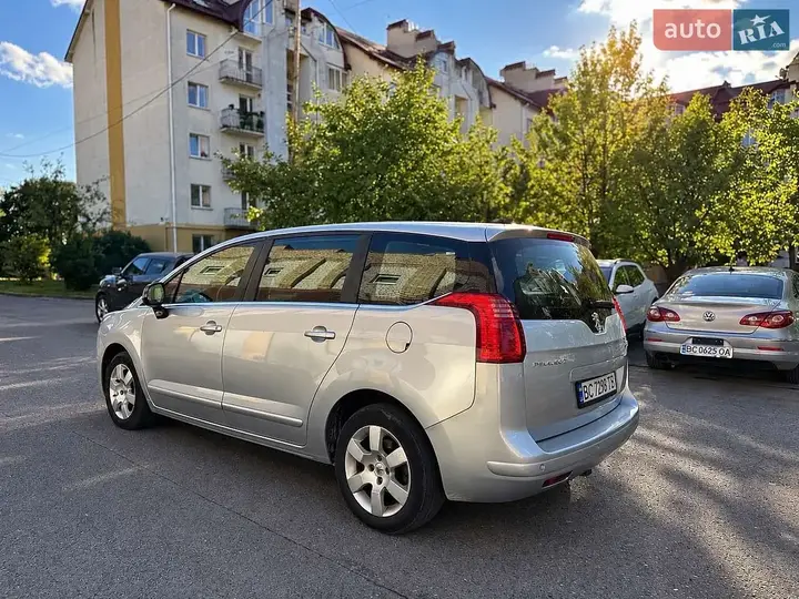Peugeot 5008 2011 photo 3