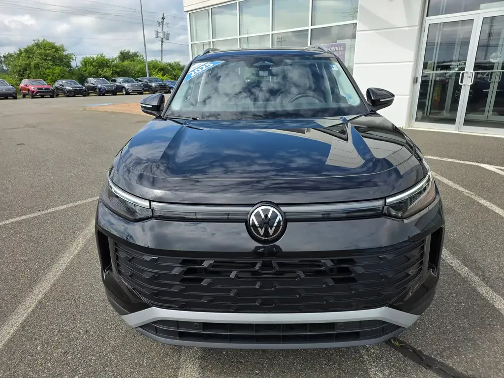 Volkswagen Tiguan 2025 photo 2