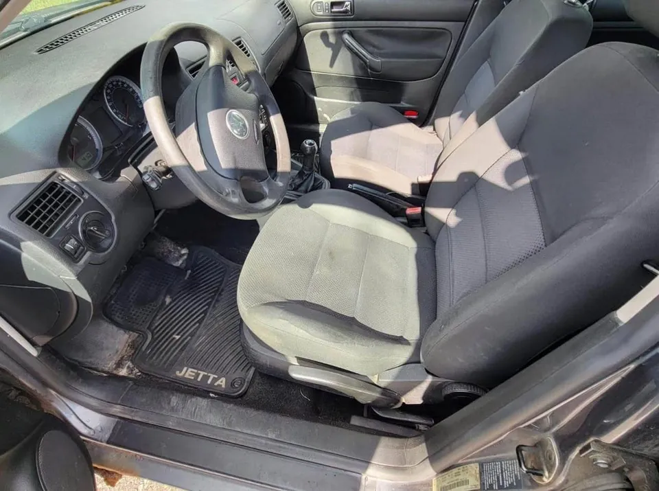 Volkswagen Jetta 2005 photo 2