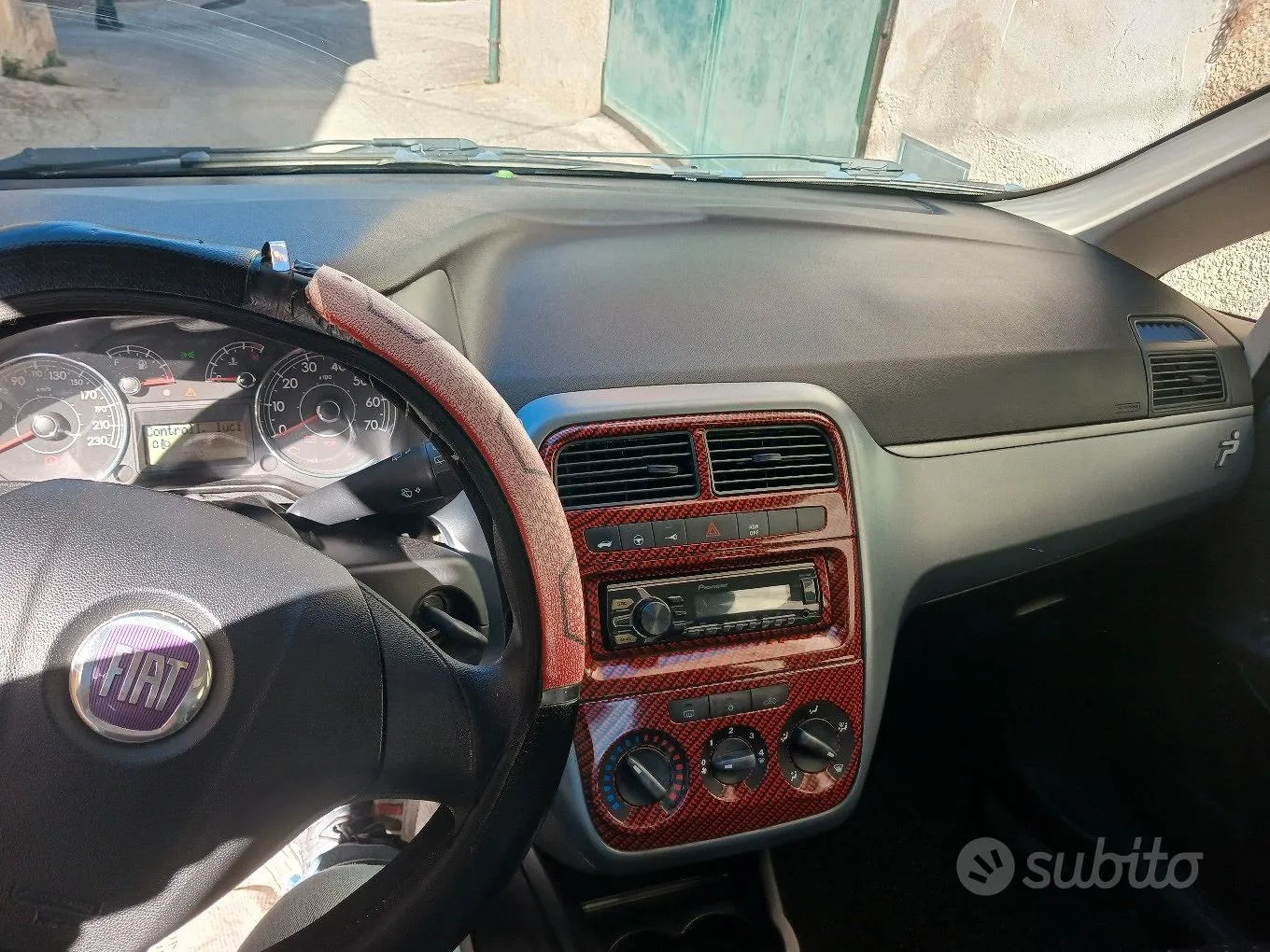 Fiat Grande Punto 2008 photo 3