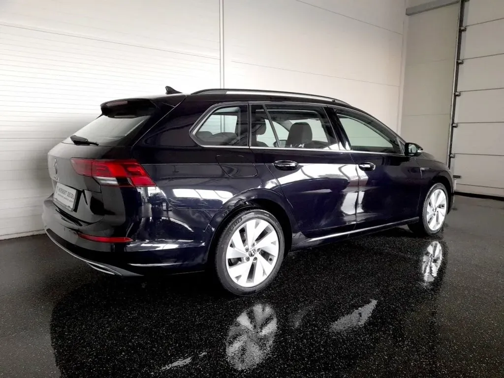 Volkswagen Golf 2022 photo 2