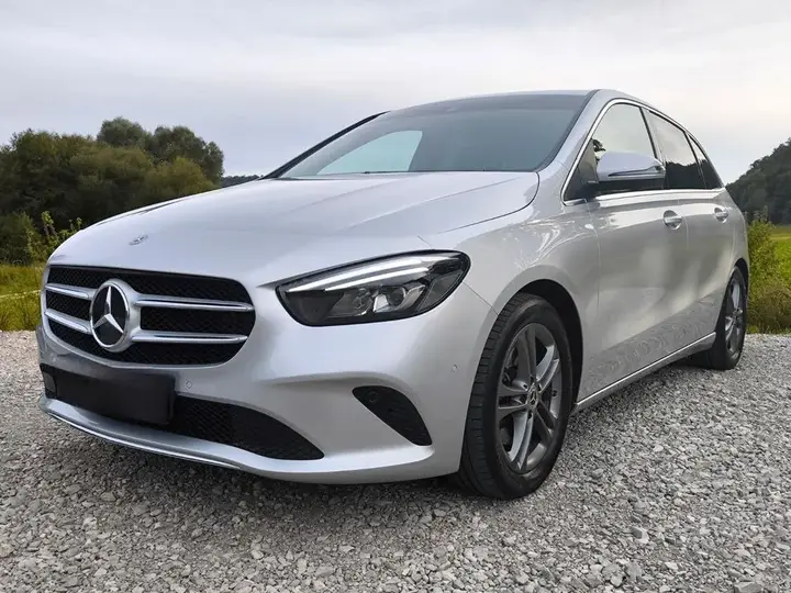 Mercedes-Benz B 220
