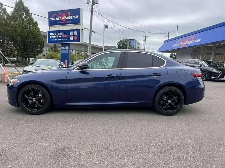 Alfa Romeo Giulia 2017 photo 2