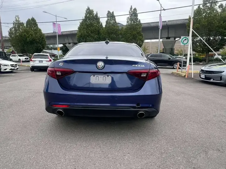 Alfa Romeo Giulia 2017 photo 4