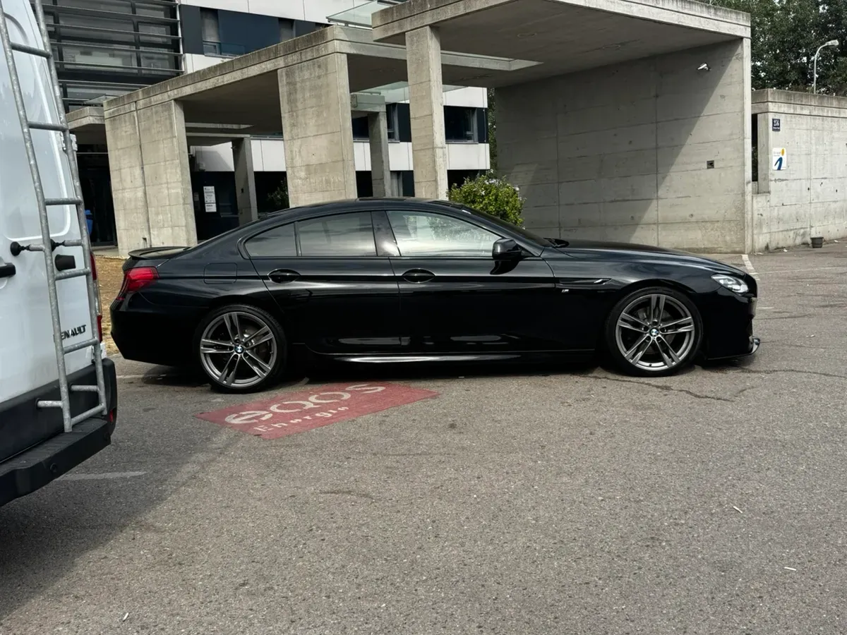 BMW 6 Series 2015 photo 2