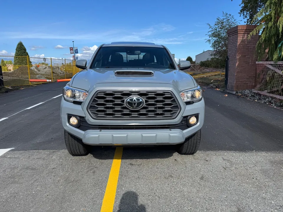 Toyota Tacoma 2021 photo 2