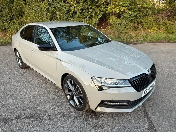 Skoda Superb 2021 photo 2