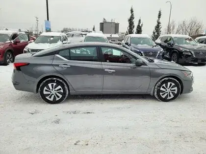 Nissan Altima 2025 photo 5