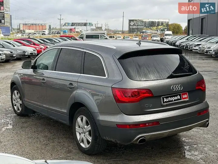 Audi Q7 2011 photo 5