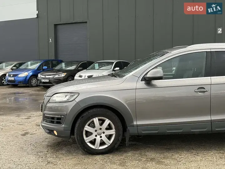 Audi Q7 2011 photo 3