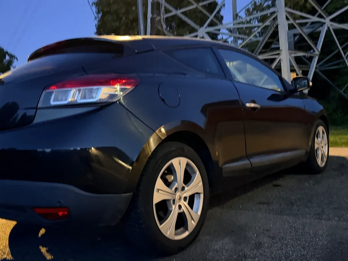 Renault Megane 2009 photo 2