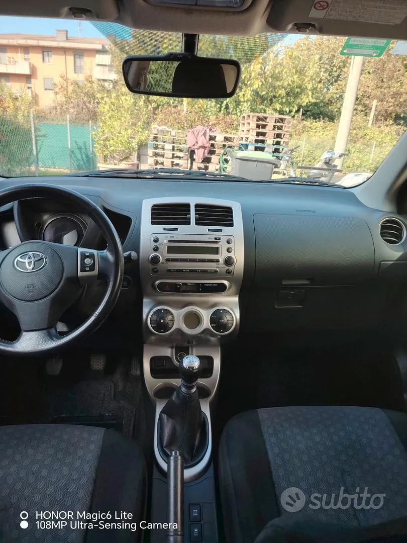 Toyota Urban Cruiser 2010 photo 3