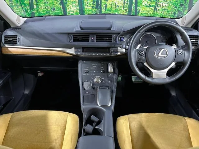 Lexus Ct200H 2014 photo 2