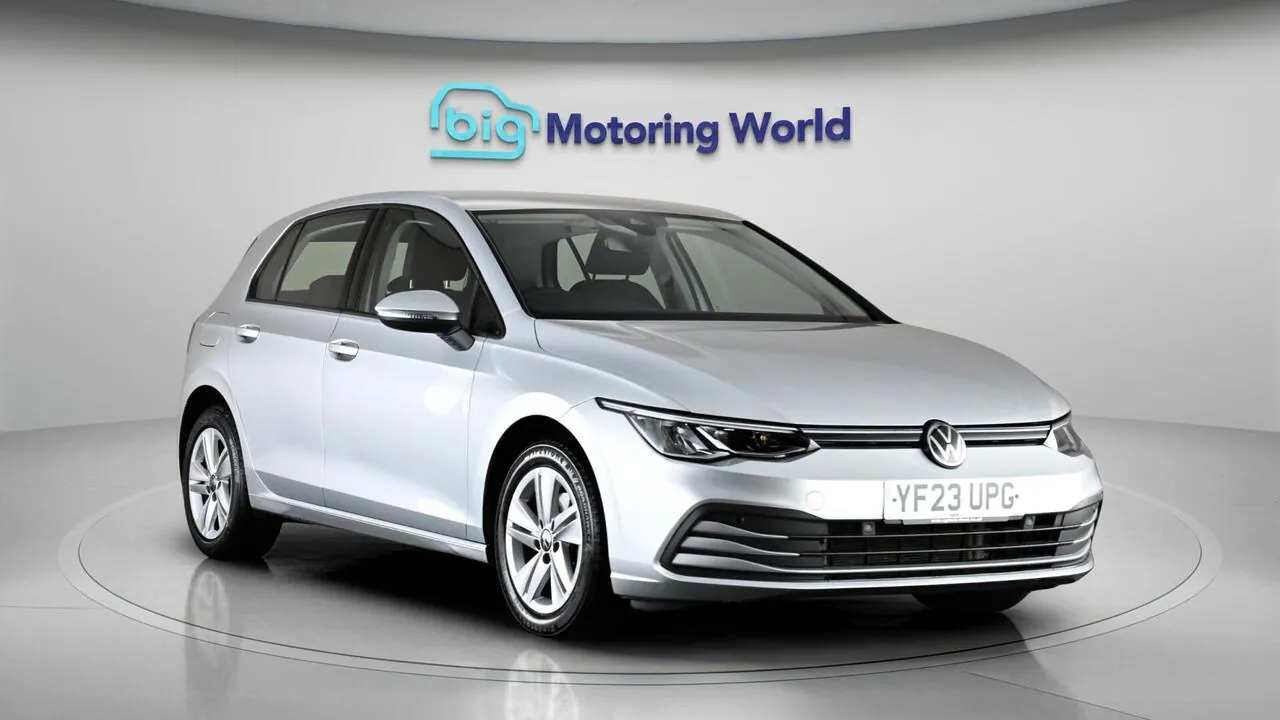 Volkswagen Golf 2023 photo 2