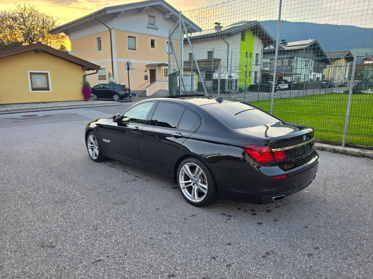 BMW 7 Series 2012 photo 3