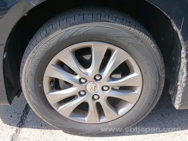 Toyota Voxy 2012 photo 5