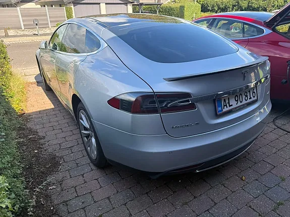 Tesla Model S 2014 photo 4