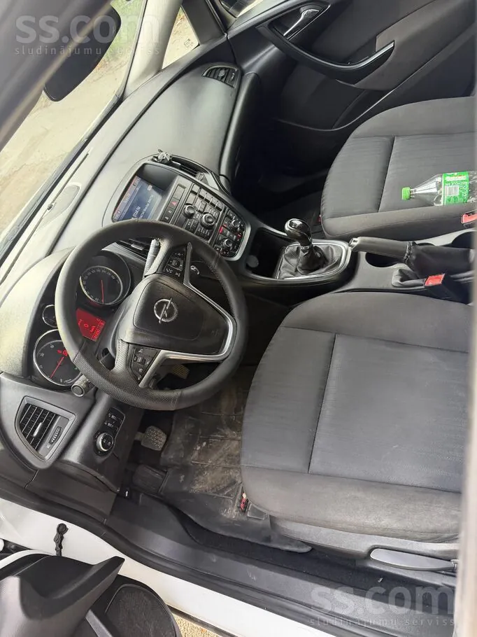 Opel Astra 2011 photo 5