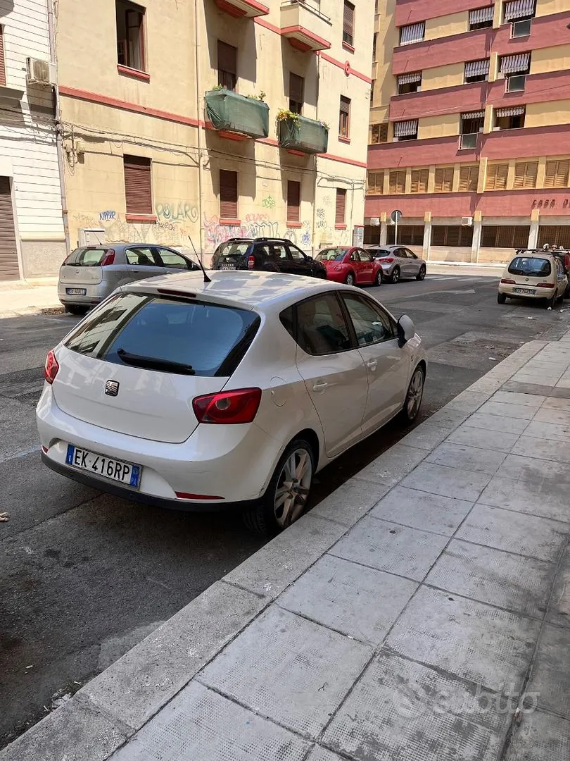 Seat Ibiza 2011 photo 3