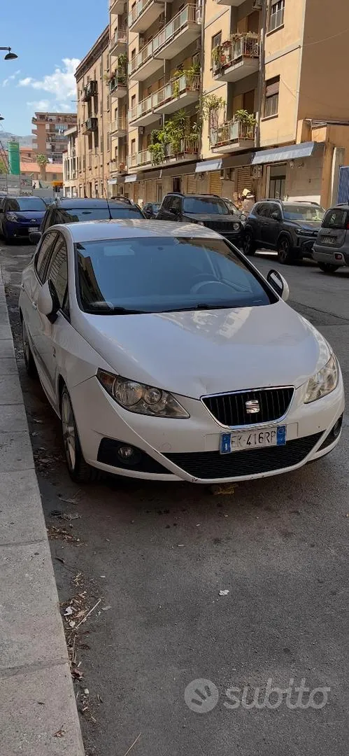 Seat Ibiza 2011 photo 2